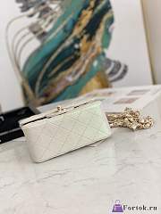 Fortok Chanel Classic Flap Bag Iridescent Ivory 17cm - 6
