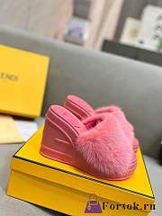 Fortok Fendi Fashion Show Pink Mink Slides - 2