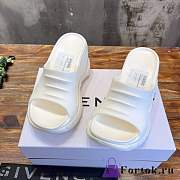 Fortok Givenchy Marshmallow Wedge Sandals In White - 4