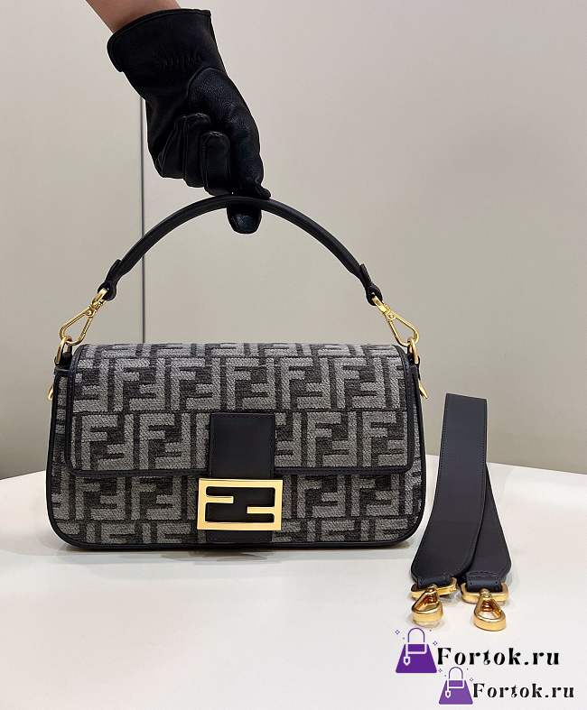 Fortok Fendi Iconic Baguette Bag Grey 8579 27x6x15cm - 1