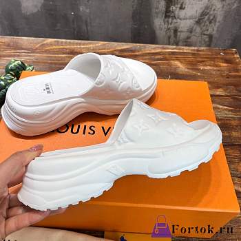 Fortok Louis Vuitton Pool 55 Mules White