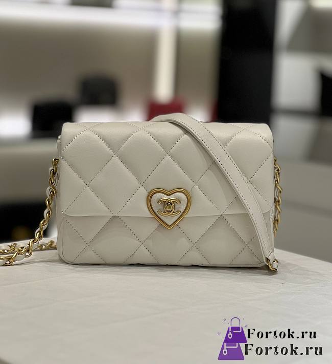 Fortok Chanel 23S Love Mini CF Bag White 18x13.5x5.5cm - 1