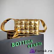 Fortok Bottega Veneta Mini Cassette Bag Gold 20x12.5x7cm - 1
