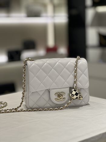 Fortok Chanel 23C Square Pearl Crush Enamel&Gold Lambskin Flap Bag White