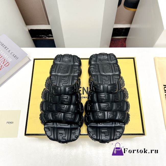 Fortok Fendi Logo Embossed Cloud Slides Black - 1