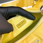 Fortok Prada Padded Nappa-leather Prada Re-Edition 2005 Shoulder Bag Yellow - 4