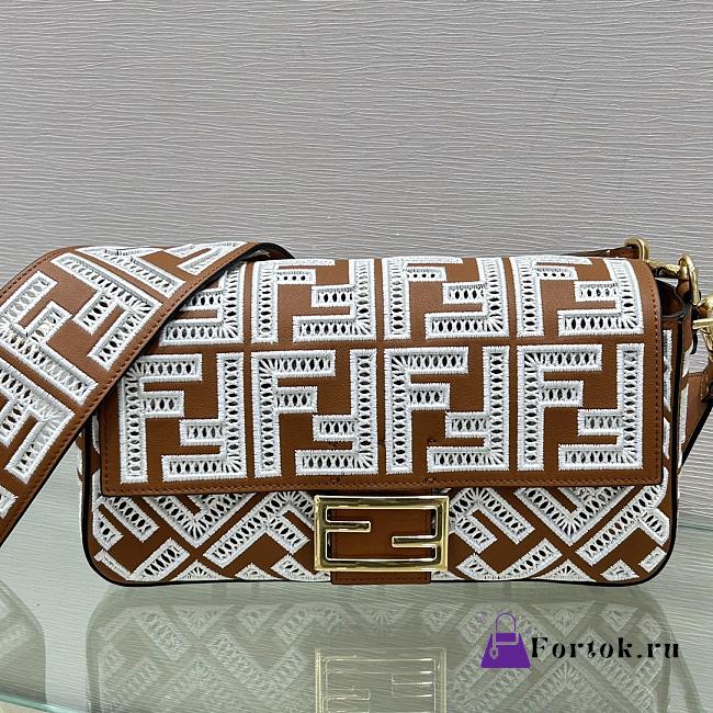 Fortok Fendi Medium FF Baguette Embroidered Bag 26x13x6cm - 1