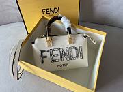 Fortok Fendi Iconic Bytheway Boston Bag White 20.5x12x9cm - 1