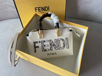 Fortok Fendi Iconic Bytheway Boston Bag White 20.5x12x9cm