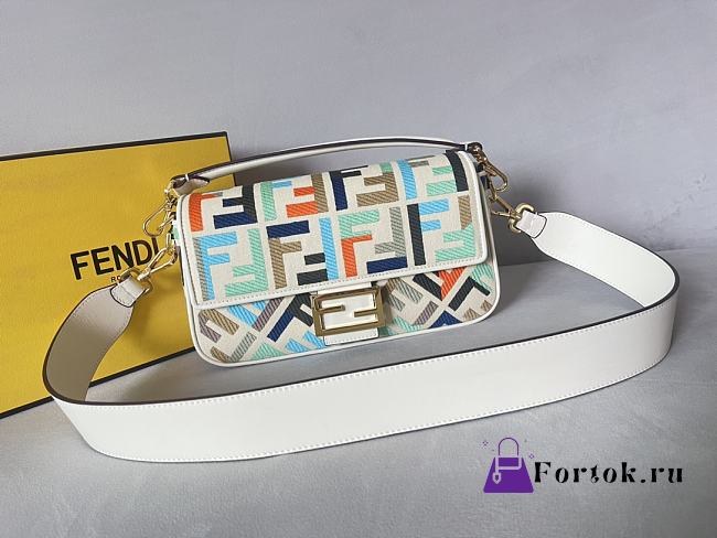 Fortok Fendi Iconic Baguette Embroidery Bag Natural-Coloured Canvas  - 1