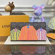 Fortok Louis Vuitton LV×YK Portefeuille Sara NM Wallet M82114 19×10.5×2cm - 1