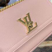 Fortok Louis Vuitton LockMe Chain Bag East West Pink M22303 23.5x14x6cm - 6