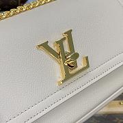 Fortok Louis Vuitton LockMe Chain Bag East West Beige M22303 23.5x14x6cm - 6