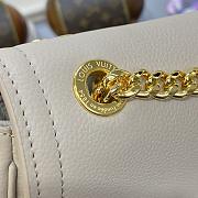 Fortok Louis Vuitton LockMe Chain Bag East West Beige M22303 23.5x14x6cm - 5