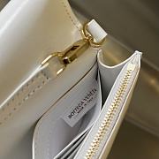 Fortok Bottega Veneta Mini Cassette Cross-Body Bag White 19x13.5x3.5cm - 6