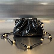 Fortok Bottega Veneta The Mini Patent Leather Pouch Black - 1