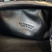 Fortok Bottega Veneta The Mini Patent Leather Pouch Black - 2