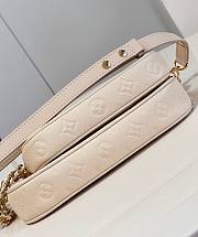 Fortok Louis Vuitton Multi Pochette Accessoires Bag Beige M46568 25x14.5x4.5cm - 2