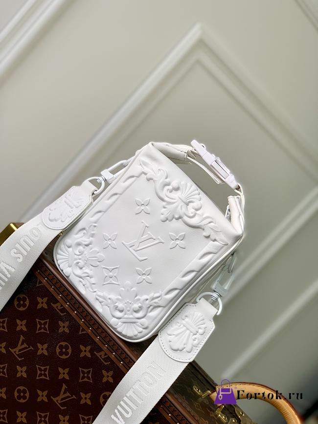 Fortok Louis Vuitton Cruiser Messenger Bag White M21812 16.5x24x10cm - 1