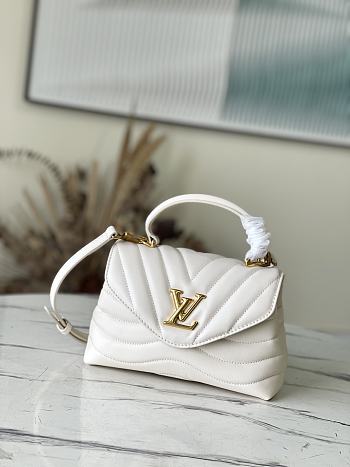 Fortok Louis Vuitton Hold Me New Wave Bag White 23x15x10cm