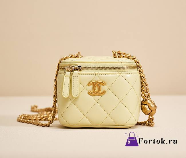 Fortok Chanel 23S Small Vanity Bag With Chain Yellow 10x9x7cm - 1