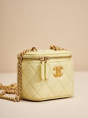 Fortok Chanel 23S Small Vanity Bag With Chain Yellow 10x9x7cm - 6