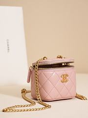 Fortok Chanel 23S Small Vanity Bag With Chain Pink 10x9x7cm - 4
