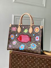 Fortok Louis Vuitton LV x YK OnTheGo MM M46429 35x27x14cm - 1