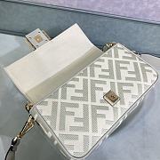 Fortok Fendi Iconic Baguette Bag Light Green 27x6x15cm - 2