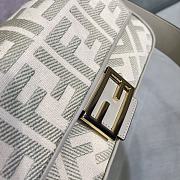 Fortok Fendi Iconic Baguette Bag Light Green 27x6x15cm - 5