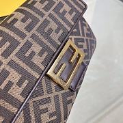 Fortok Fendi Iconic Baguette Chain Bag Brown 24x14x7cm - 6