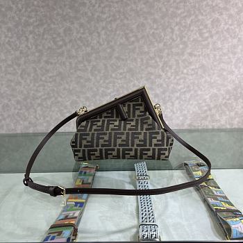 Fortok Fendi First Classic FF Fabric Bag 26x18x9.5cm