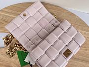 Fortok Bottega Veneta Chain Cassette Padded Intreccio Shoulder Bag Pink - 3
