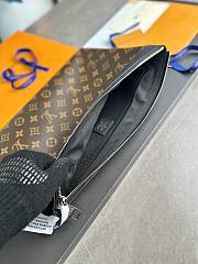Fortok Louis Vuitton Discovery Pochette Monogram Mascassar Canvas Clutch 34x25x2cm - 3