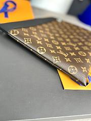 Fortok Louis Vuitton Discovery Pochette Monogram Mascassar Canvas Clutch 34x25x2cm - 4