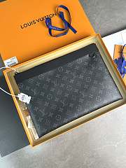 Fortok Louis Vuitton Discovery Pochette Monogram Eclipse Canvas Clutch 34x25x2cm - 1