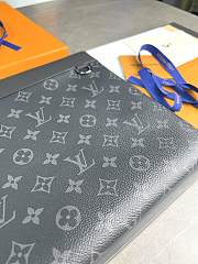 Fortok Louis Vuitton Discovery Pochette Monogram Eclipse Canvas Clutch 34x25x2cm - 6