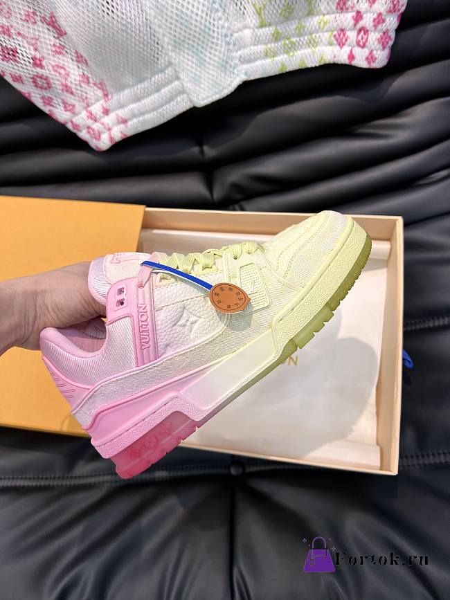 Fortok Louis Vuitton Trainer Sneakers Pink - 1