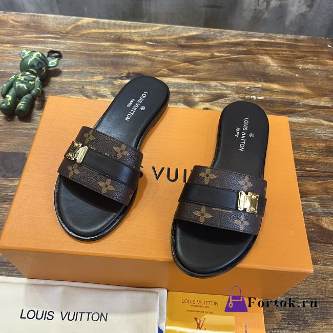 Fortok Louis Vuitton 2023 Slippers Brown - 1