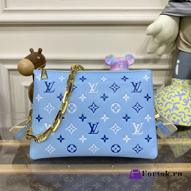 Fortok Louis Vuitton Bythepool Coussin BB Bag Blue M22953 26x20x12cm - 1