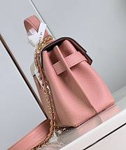 Fortok Louis Vuitton LockMe Ever Mini Bag Pink/White M22626 23x17x10cm - 6