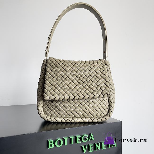 Fortok Bottega Veneta Cobble Shoulder Bag Travertine 26x13x22.5cm - 1