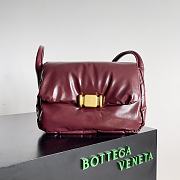 Fortok Bottega Veneta Pad Messenger Bag Burgundy 29x19x9cm - 1