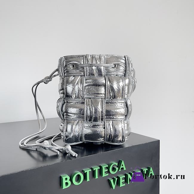 Fortok Bottega Veneta Mini Cassette Bucket Bag Silver 18x14x14cm - 1