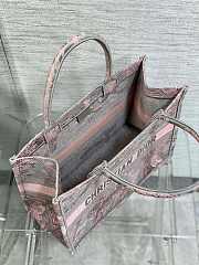 Fortok Dior Book Tote Gray and Pink Toile de Jouy Reverse Embroidery 36.5cm - 4
