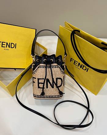 Fortok Fendi Mon Tresor Beige And Black Straw Mini Bag 12x10x19cm