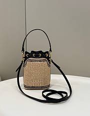Fortok Fendi Mon Tresor Beige And Black Straw Mini Bag 12x10x19cm - 5