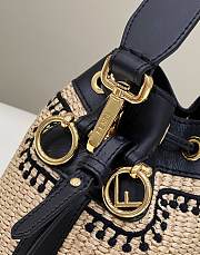 Fortok Fendi Mon Tresor Beige And Black Straw Mini Bag 12x10x19cm - 2