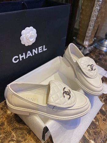 Fortok Chanel Lambskin Quilted CC Turnlock Loafers White