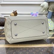 Fortok Louis Vuitton Mahina Haumea Galet Bag Beige 31x14x28cm - 3